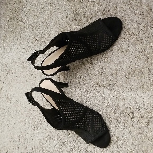 Kelly & Katie Black sling back heels - Picture 2 of 6